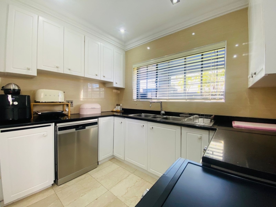 5 Bedroom Property for Sale in Sunset Beach Western Cape